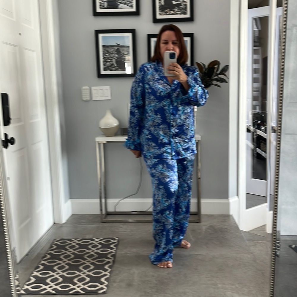 Morgan Taylor 2 piece set pajamas‎ long sleeve button down